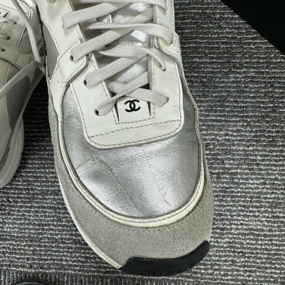 CHANEL CC RUNNING SNEAKERS - Picture 3 of 16